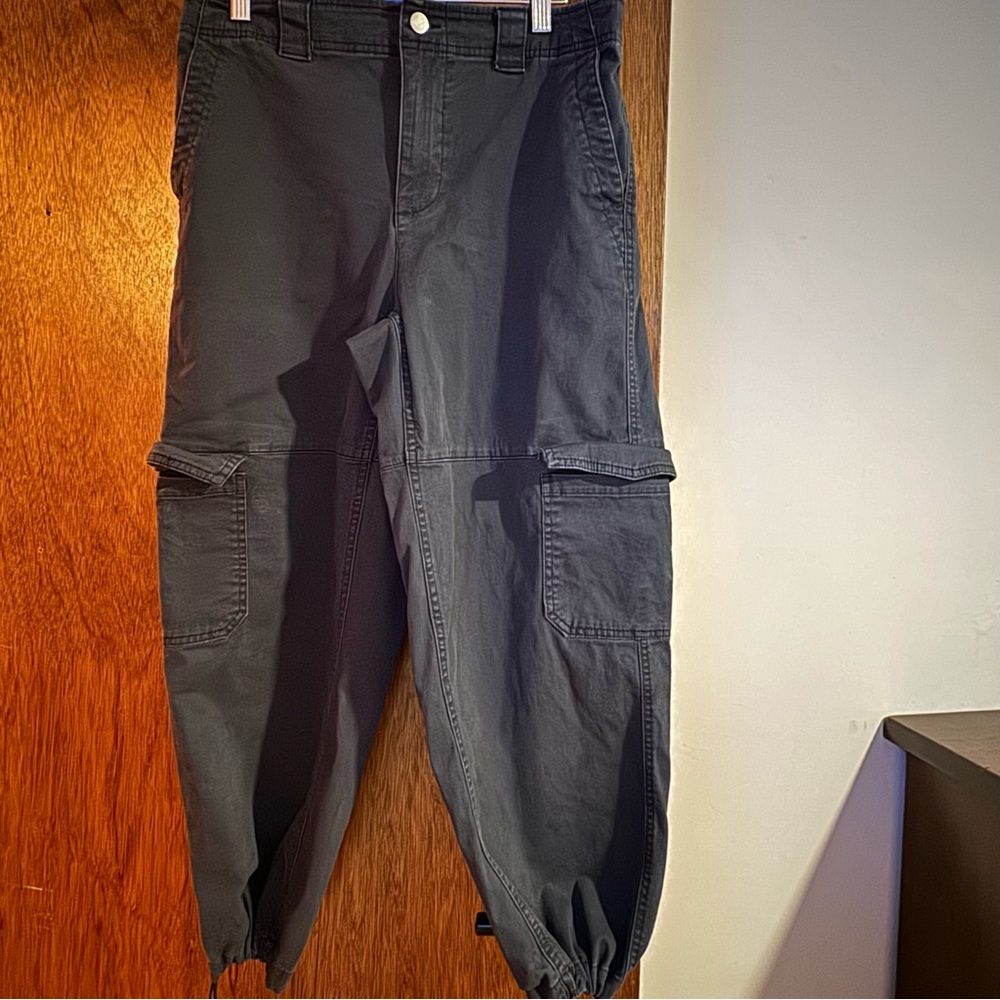 High Waisted Barrel-Leg Cargo Pants